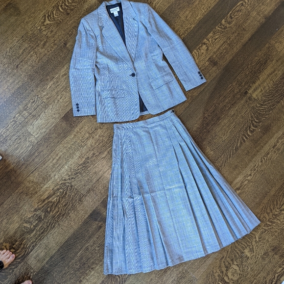 Pendleton Dresses & Skirts - Pendleton Pleated Wool Skirt and Blazer Set Women's 8 Grey Vintage Jacket Suit
